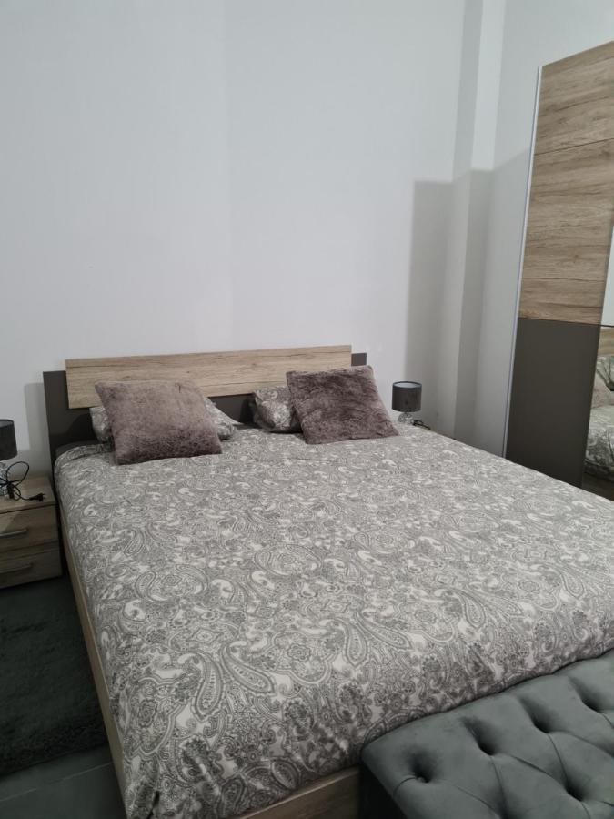 L'harmonie 2 chambres parking wifi Netflix gratuits Charleroi Extérieur photo