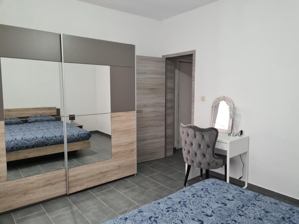 L'harmonie 2 chambres parking wifi Netflix gratuits Charleroi Extérieur photo