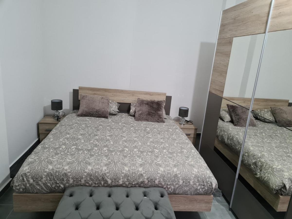L'harmonie 2 chambres parking wifi Netflix gratuits Charleroi Extérieur photo