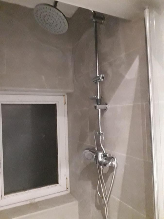 L'harmonie 2 chambres parking wifi Netflix gratuits Charleroi Extérieur photo