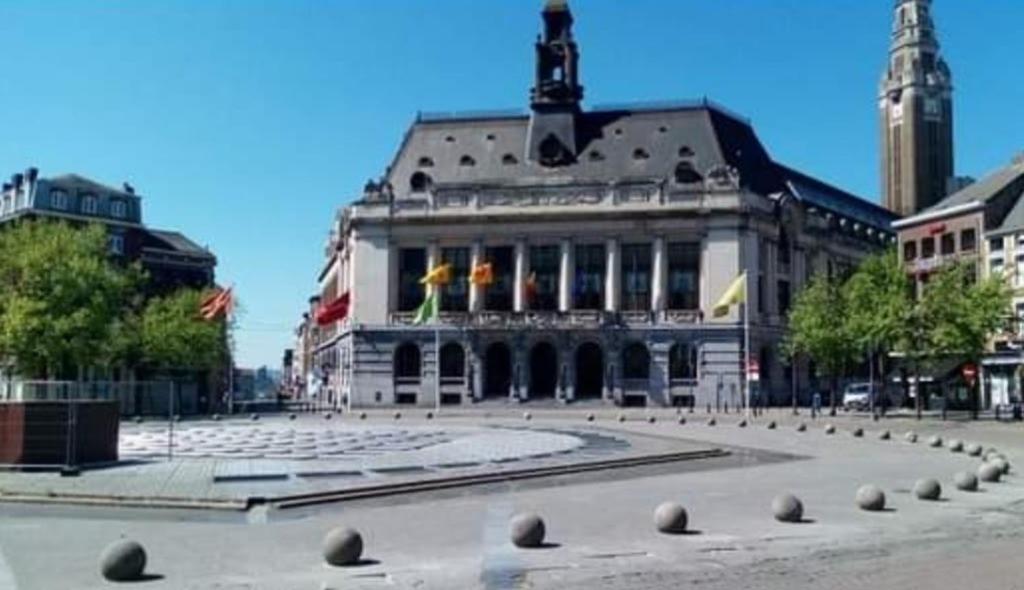 L'harmonie 2 chambres parking wifi Netflix gratuits Charleroi Extérieur photo